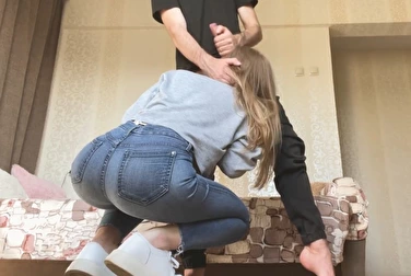 Попку показала, у меня сразу стояк — ну держись, иду тебя ебать Попку показала, у меня сразу стояк — ну держись, иду тебя ебать