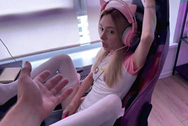 А вот и на тебя нашёлся компромат! Сама дашь или применить шантаж?