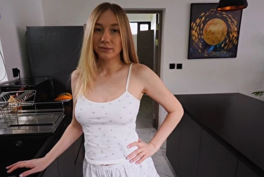 Опять хочешь потереться о киску? Ну давай, не вижу в этом риска Опять хочешь потереться о киску? Ну давай, не вижу в этом риска