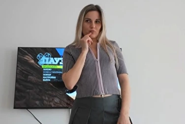 Нарывается на секс опять.. Ну выебал её, у меня не сестра, а блядь Нарывается на секс опять.. Ну выебал её, у меня не сестра, а блядь