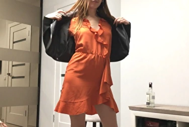 Сестра пришла пьяная и без стеснения подставила брату мокрую писю Сестра пришла пьяная и без стеснения подставила брату мокрую писю