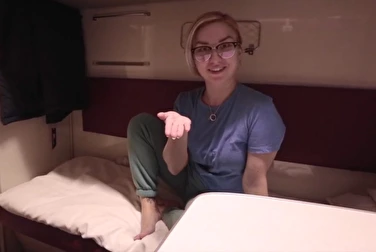 Попутчица возмутилась, увидев член. Чего злиться — бери и помогай Попутчица возмутилась, увидев член. Чего злиться — бери и помогай